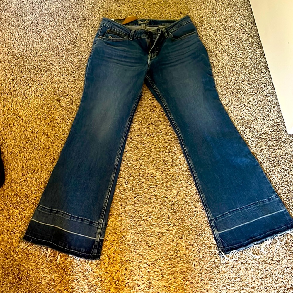Wrangler mae, mid rise retro never worn